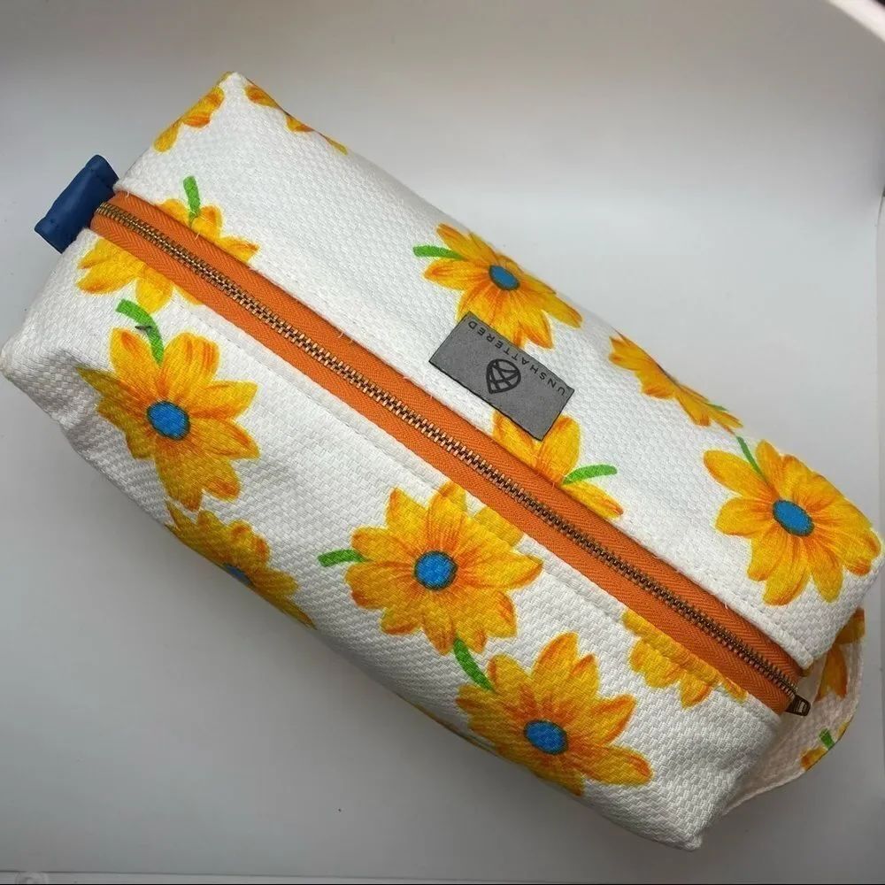 Unshattered Toiletry Kit - Picture 3 of 6